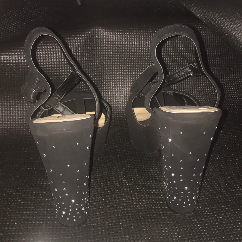 Heels - Picture 3 of 3